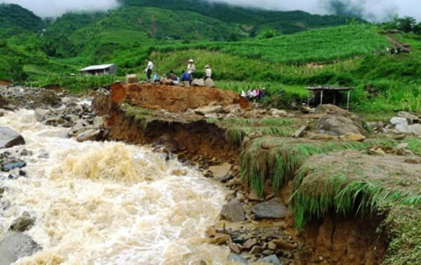 AN TOÀN MÙA MƯA LŨ - ĐỪNG ĐỂ "NƯỚC ĐẾN CHÂN MỚI NHẢY”