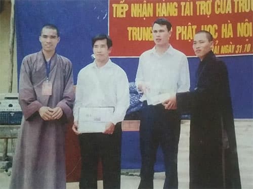 Nhà sư trẻ với tấm lòng thiện nguyện