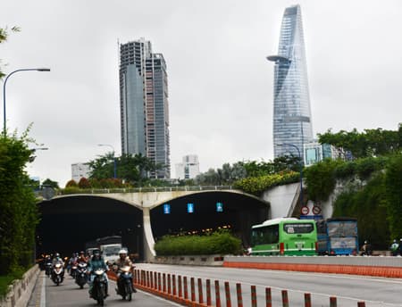 “Sáng mãi tên Người, Thành phố Hồ Chí Minh”
