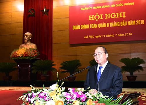 Thủ tướng Chính phủ Nguyễn Xuân Phúc dự Hội nghị quân chính toàn quân 6 tháng đầu năm 2016