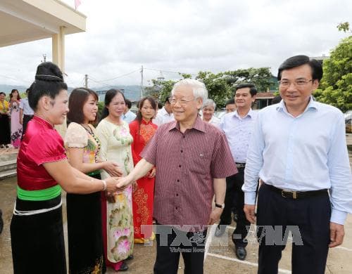 Đi lên trên nền truyền thống