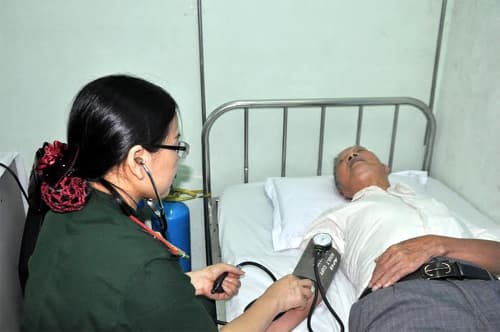 Khám bệnh, phát thuốc miễn phí cho các đối tượng chính sách