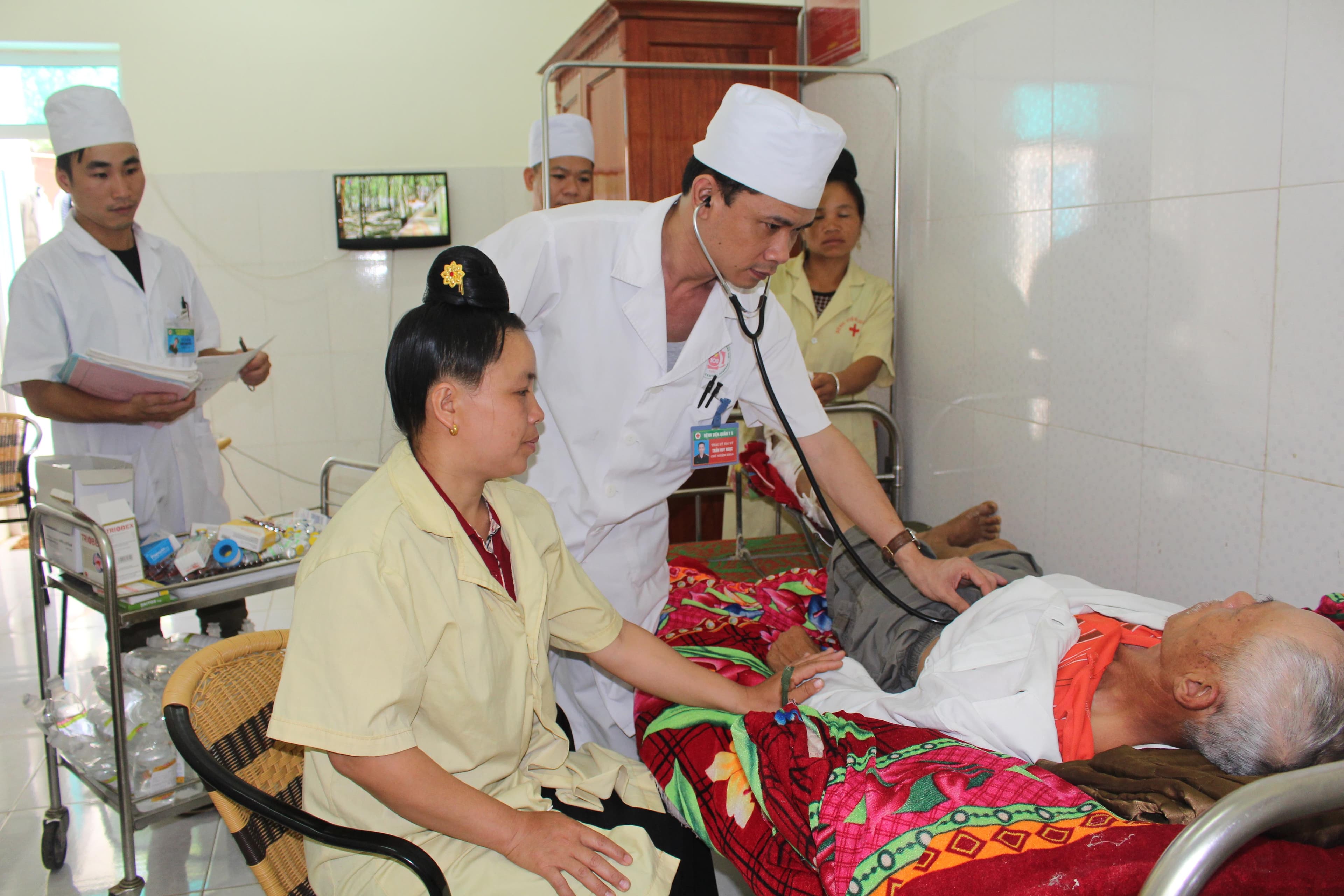 Thầy thuốc chiến sĩ trên rẻo cao Tây Bắc