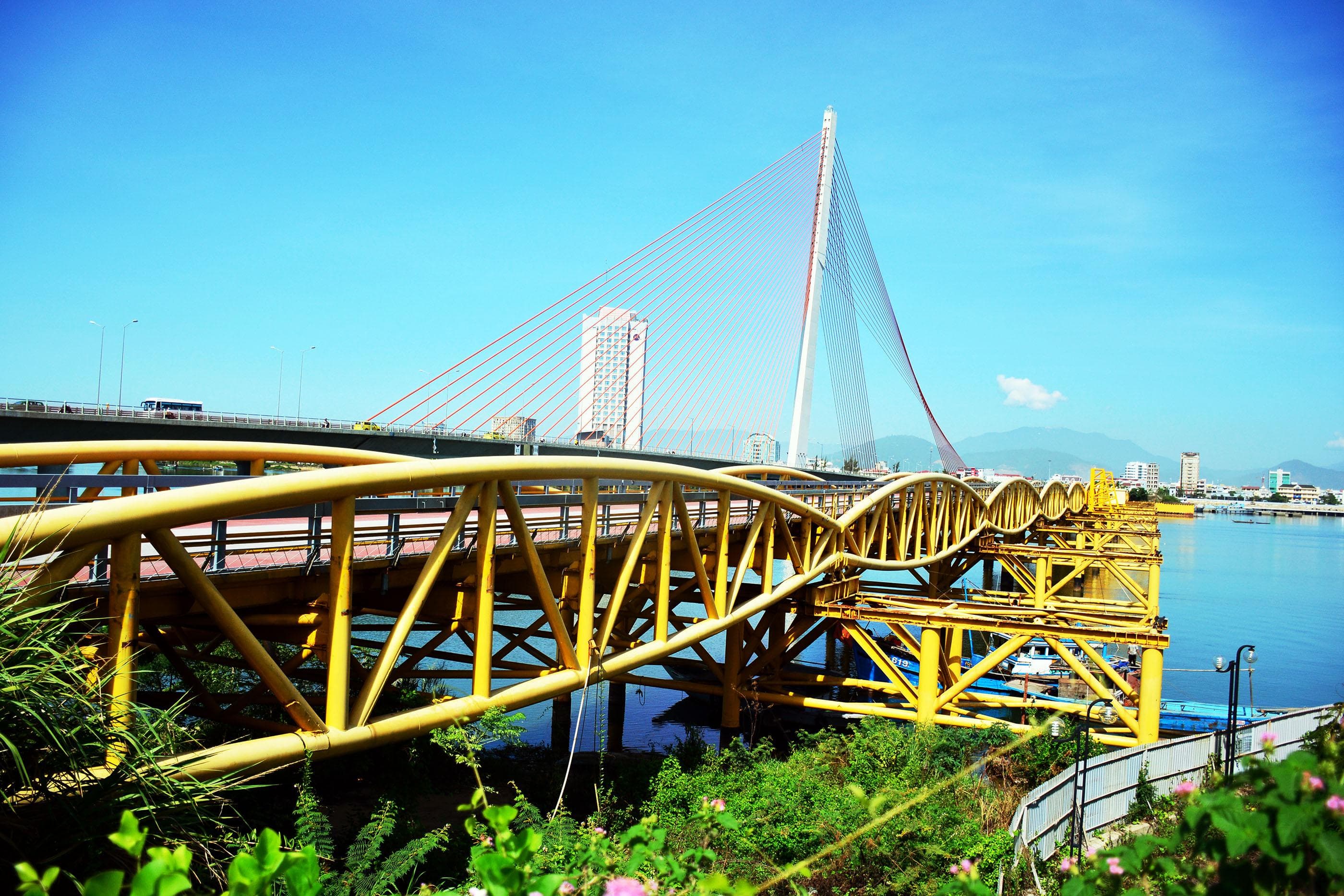 Thành phố của những cây cầu đẹp
