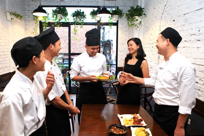 Độc đáo gà thảo dược