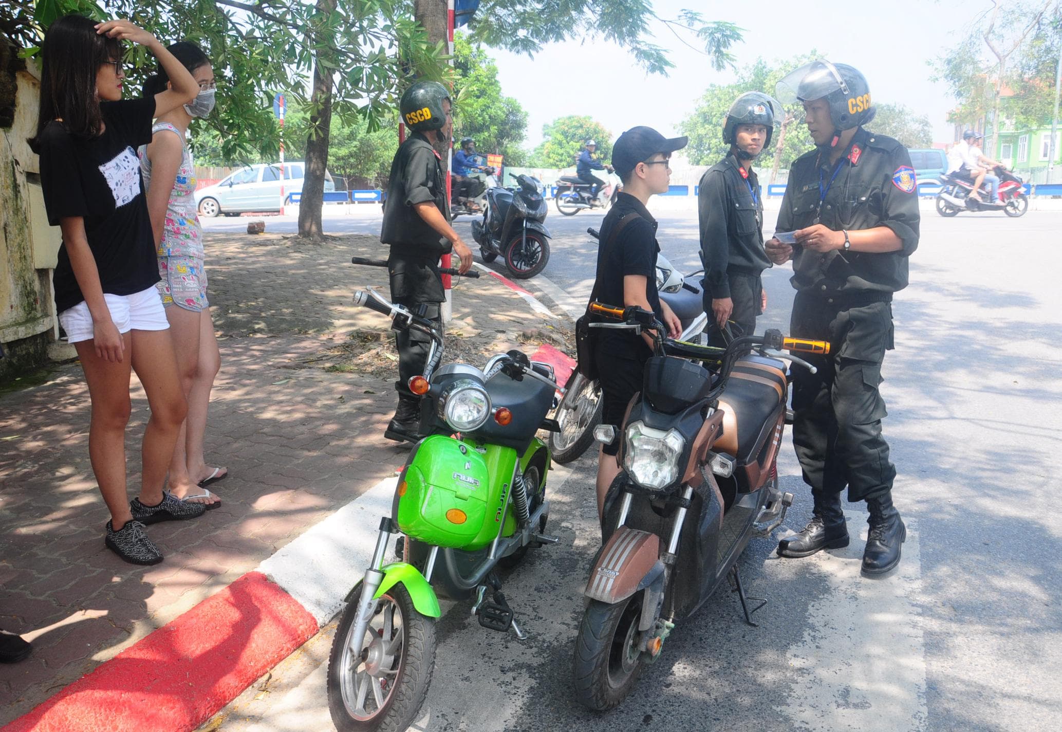 Ra quân xử phạt hành chính trong lĩnh vực giao thông