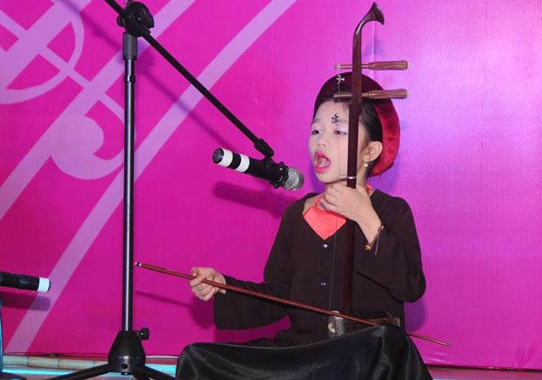Tài năng nhí đam mê nghệ thuật dân gian