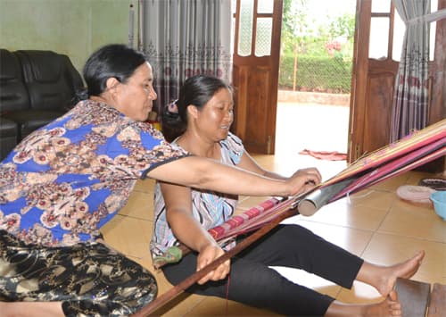 Nơi lưu giữ nghề dệt truyền thống ở Tây Nguyên