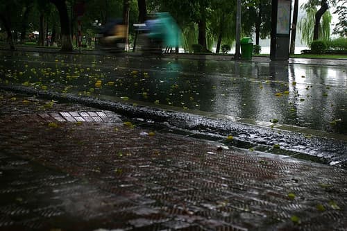Miền Bắc mưa rào rải rác, đề phòng nguy cơ lũ quét, lở đất