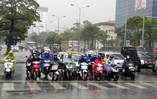 Biển Đông có gió mạnh, vùng núi phía Bắc có nơi mưa to
