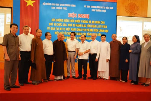 Gắn bó với đời sống giáo dân, tín đồ tôn giáo