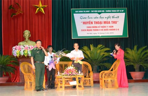 Giao lưu văn học nghệ thuật “Huyền thoại mùa thu”