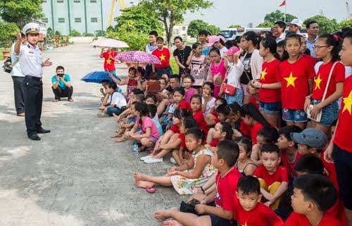 Hào hứng, vui nhộn tại Hải đội 4
