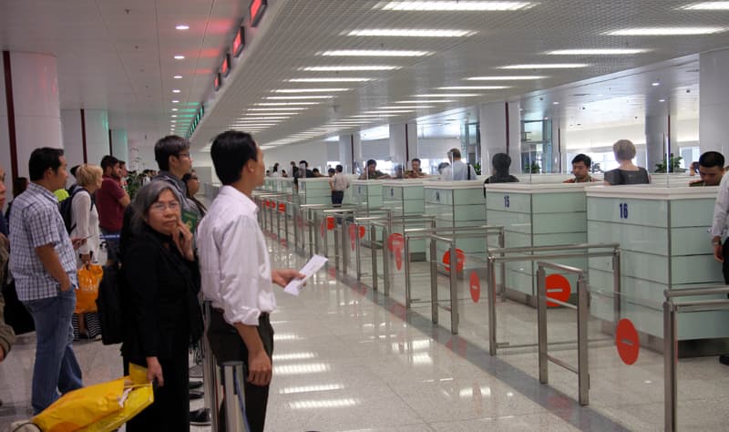 Bước đột phá trong thủ tục xuất, nhập cảnh
