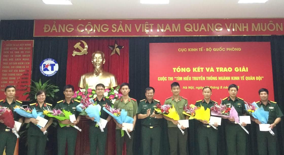 Trao giải Cuộc thi viết "Tìm hiểu truyền thống ngành kinh tế quân đội"