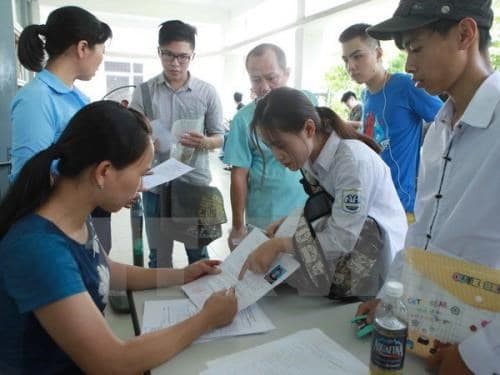 HỌC PHÍ VÀ CƠ HỘI HỌC TẬP