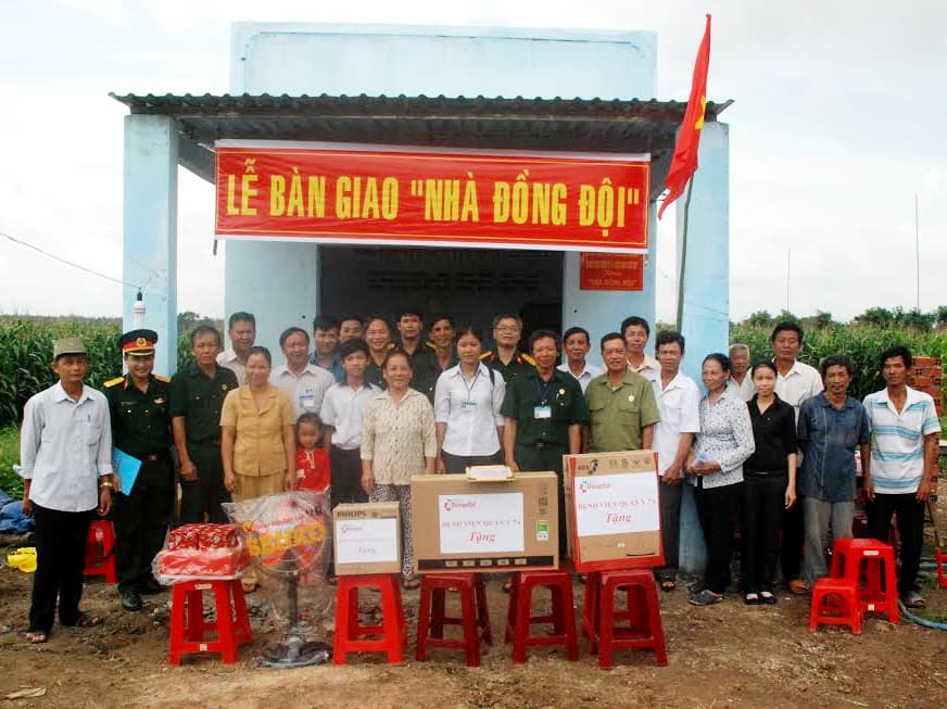 Trao nhà đồng đội tặng cựu chiến binh huyện Cẩm Mỹ
