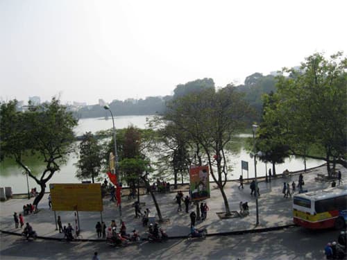 Phân luồng giao thông quanh hồ Hoàn Kiếm phục vụ người đi bộ