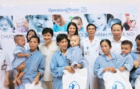 Phẫu thuật miễn phí 130 bệnh nhân trong tháng 9