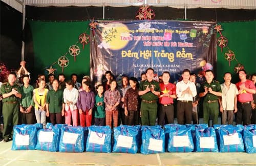 “Trung thu biên cương, tiếp bước em tới trường”