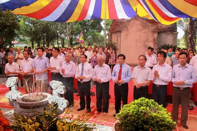 Hà Tĩnh: Trang trọng tổ chức lễ giỗ 196 năm Đại thi hào Nguyễn Du