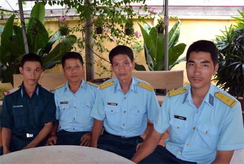 Các chiến sĩ vệ binh dũng cảm bắt cướp
