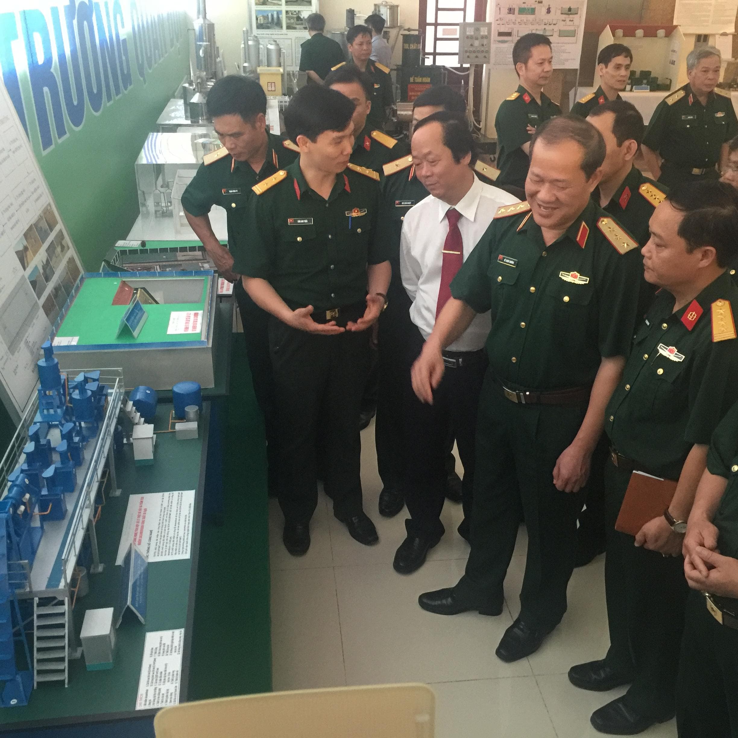 Tiên phong trong nghiên cứu khoa học và thực hiện nhiệm vụ “chiến đấu thời bình”