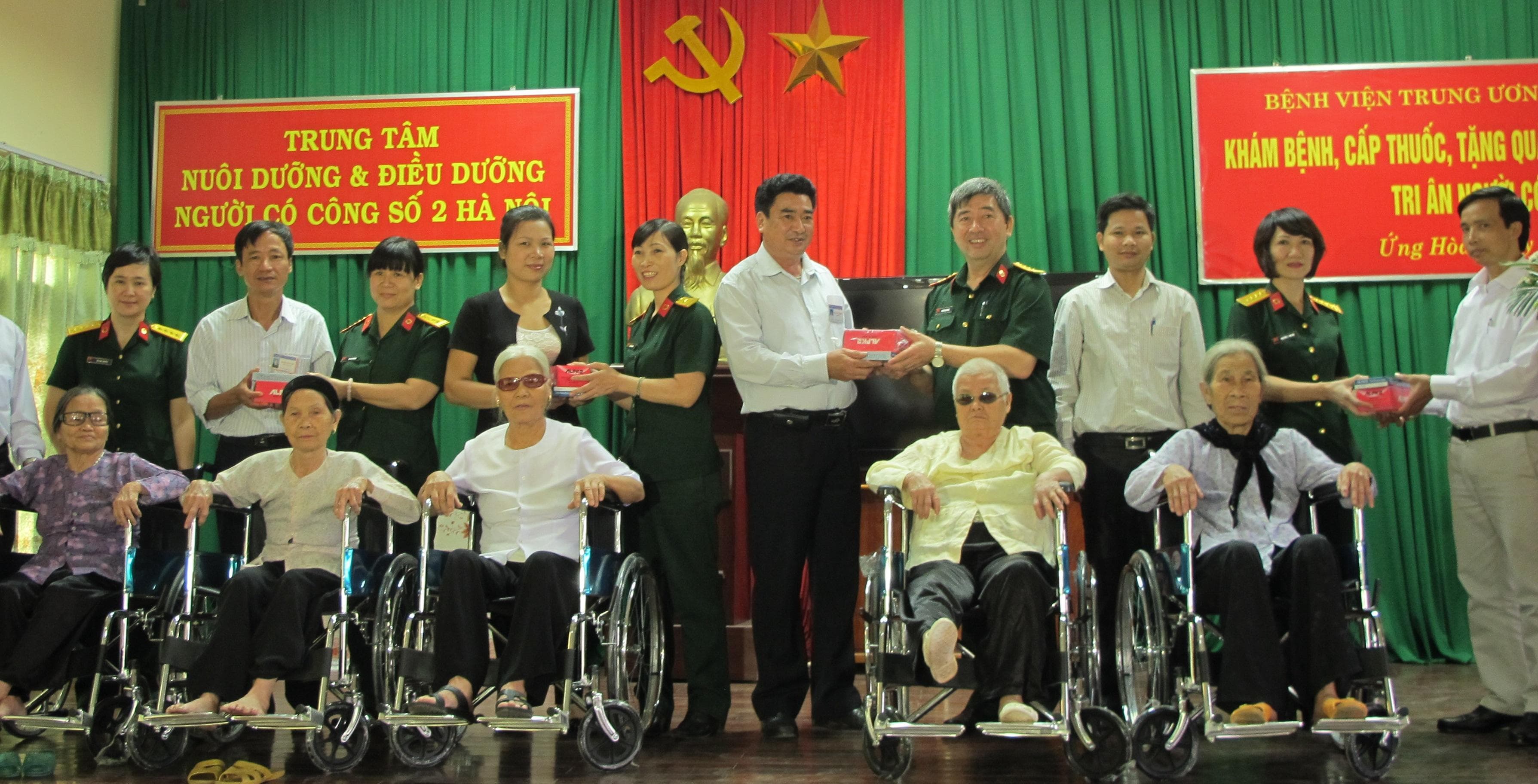 "Một trăm lời nói hay không bằng một việc làm tốt..."