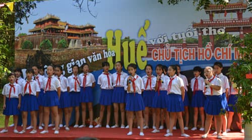 700 học sinh tham gia “Không gian văn hóa Huế với tuổi thơ Chủ tịch Hồ Chí Minh”
