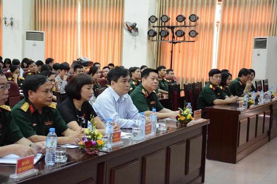 Tập huấn kiến thức quân sự, quốc phòng cho phóng viên báo chí trong và ngoài quân đội