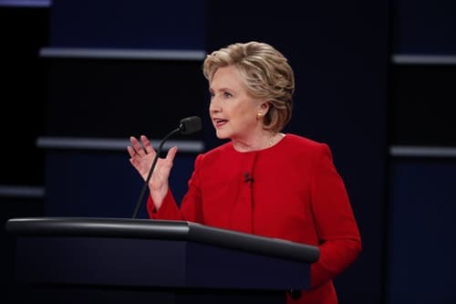 Bầu cử Mỹ 2016: Bà H.Clinton tiếp tục dẫn điểm ông D.Trump