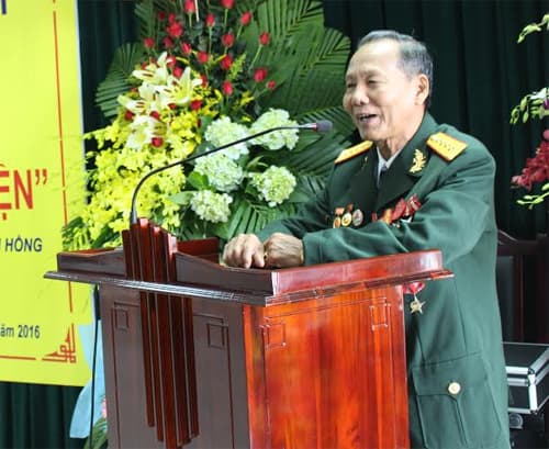 Ra mắt cuốn sách “Cuộc chiến đấu tự nguyện”