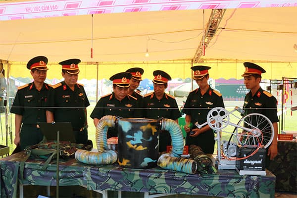 Bếp đa năng trên xe tăng
