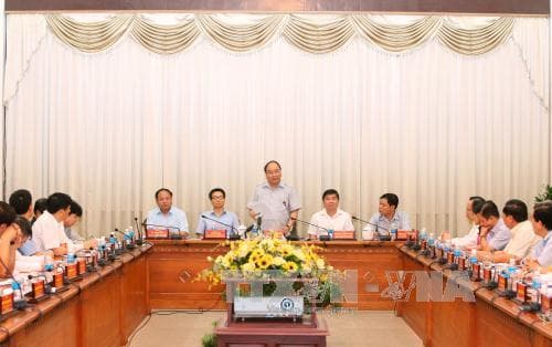 Thủ tướng Nguyễn Xuân Phúc: TP Hồ Chí Minh cần mở rộng liên kết với các địa phương để hình thành chuỗi cung ứng thực phẩm sạch