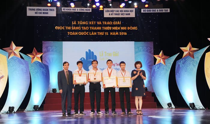 VietinBank trao thưởng cho những “nhà khoa học nhí”