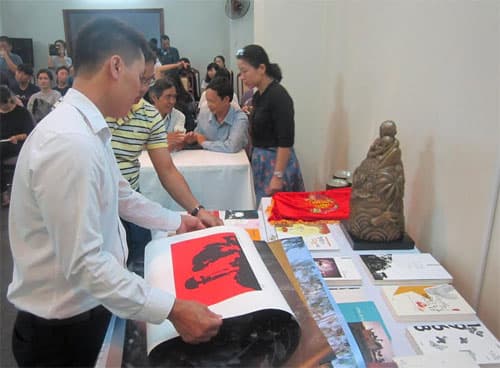 Bảo tàng Đà Nẵng tiếp nhận 52 tài liệu, hiện vật của Quỹ Hòa bình Hàn - Việt