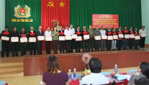 Đắc Lắc biểu dương người có uy tín trong phong trào toàn dân bảo vệ ANTQ