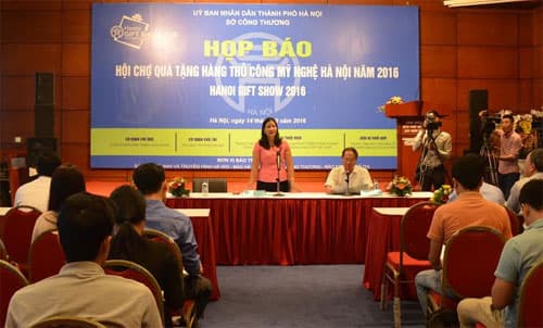 630 gian hàng tham gia Hội chợ quà tặng hàng thủ công mỹ nghệ Hà Nội