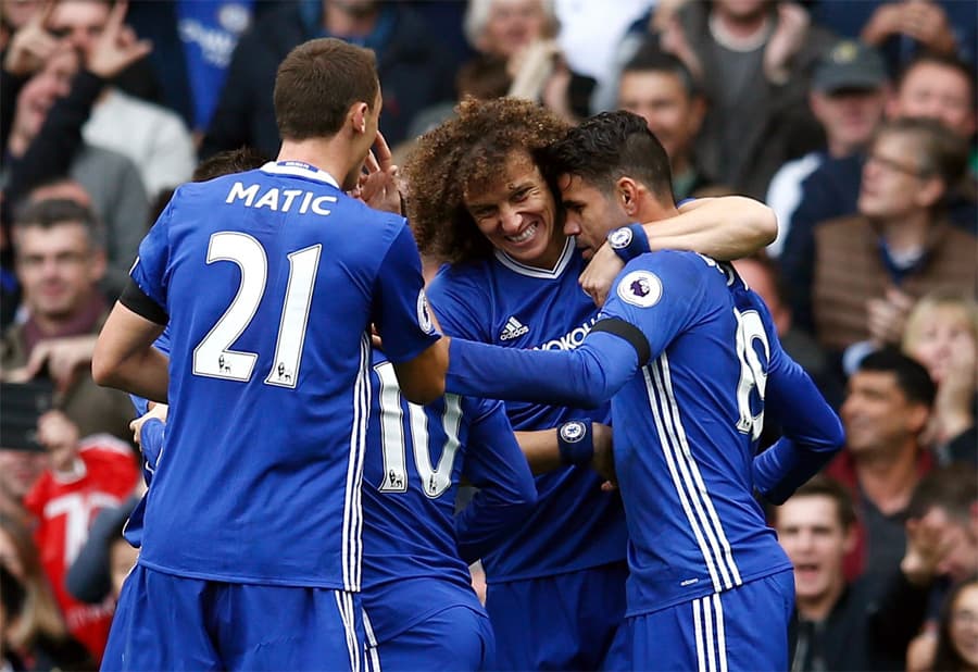 Chelsea hạ gục ĐKVĐ Leicester City