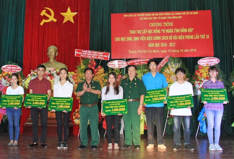 Trao 137 suất học bổng tặng học sinh, sinh viên nghèo lần thứ 10