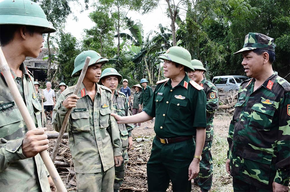Nỗ lực ổn định cuộc sống nhân dân vùng lũ