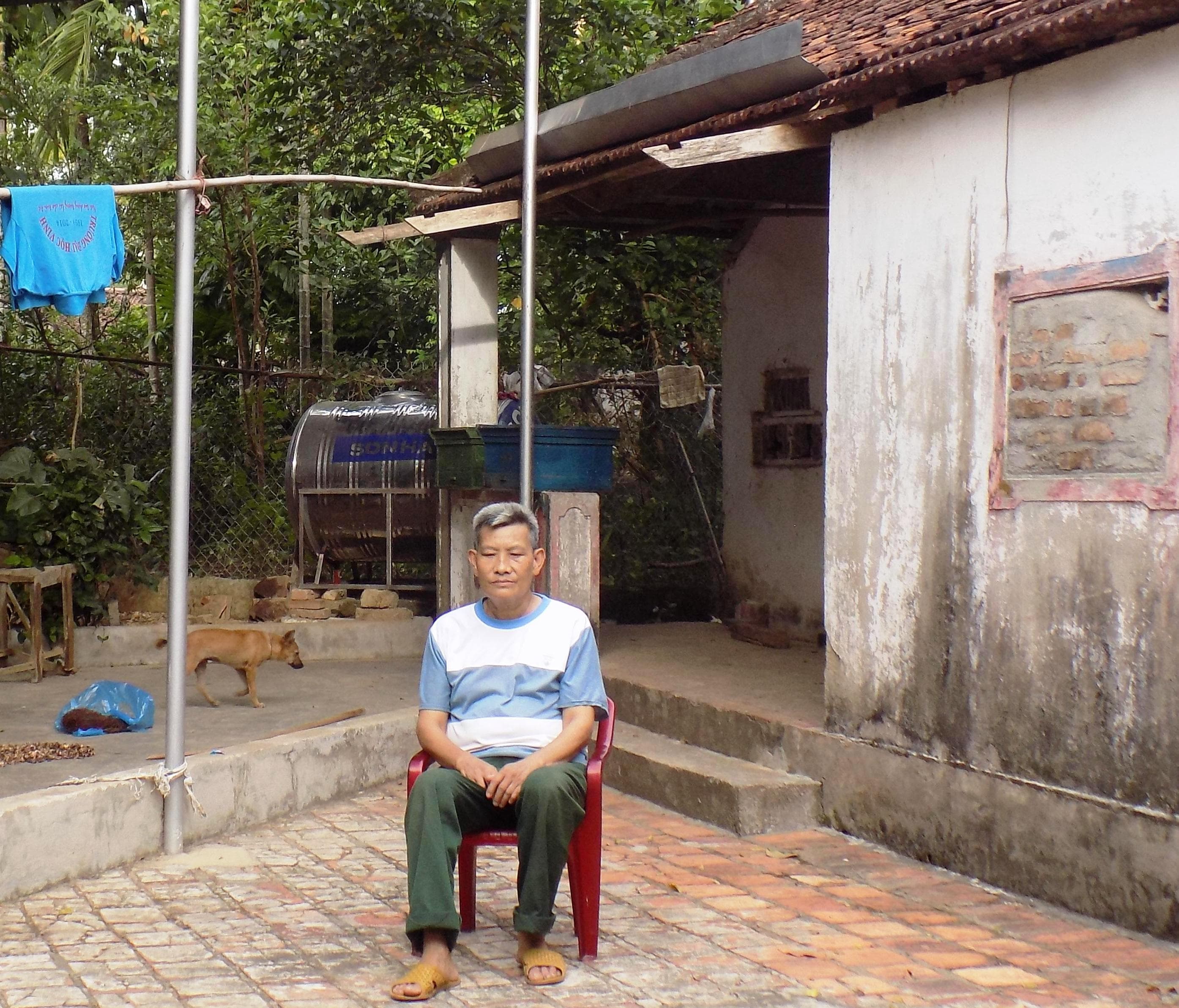 Xót xa cảnh chồng ung thư, vợ tai biến