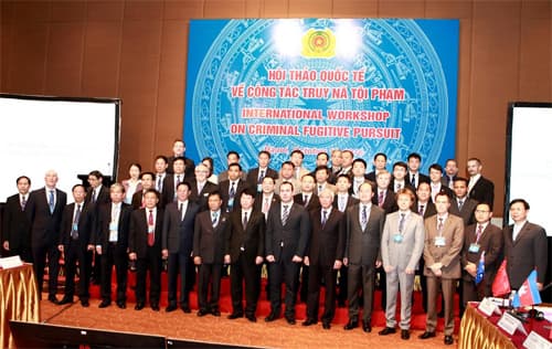 Hội thảo quốc tế về truy nã tội phạm