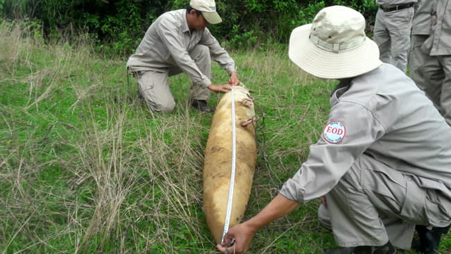 Phát hiện bom "khủng" tại Hướng Hóa