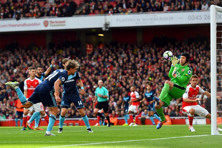 Arsenal chia điểm cùng Middlesbrough, Tottenham đánh mất cơ hội