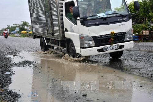 Cà Mau: Tuyến Quốc lộ 1A hư hỏng nặng gây mất an toàn giao thông