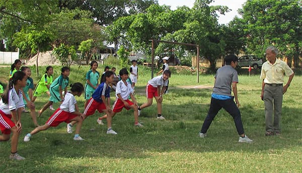 Ông già thôn quê “ươm trồng” những tài năng bóng đá