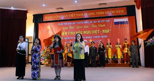 Giao lưu “Thắm tình hữu nghị Việt - Nga”