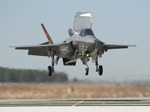 F-35B lần đầu tiên tham gia diễn tập chiến đấu giả lập