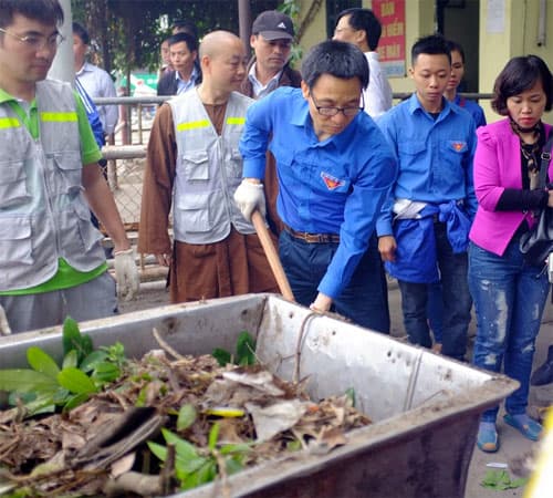Phó thủ tướng Vũ Đức Đam cùng 500  đoàn viên, thanh niên vệ sinh môi trường
